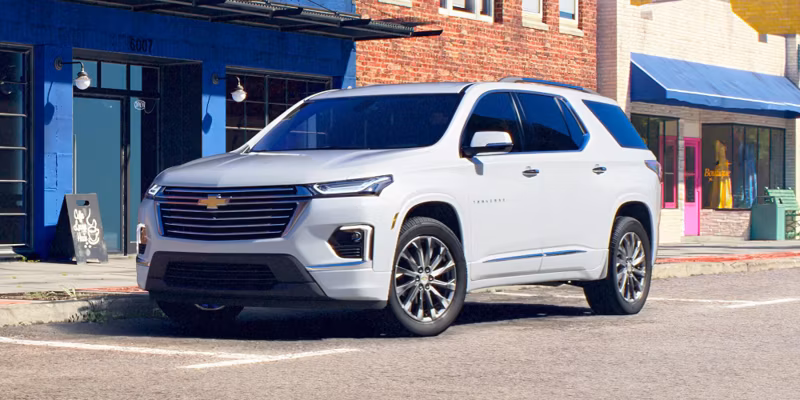 2025 Chevrolet TRAVERSE LT Leather (FWD) - Image 3