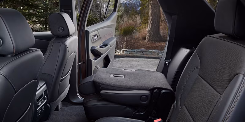 2025 Chevrolet TRAVERSE LS (FWD) - Image 31