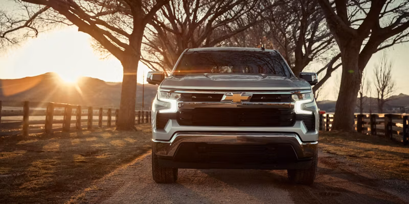 2025 Chevrolet SILVERADO WT Double Cab, Standard Bed (4WD) - Image 19