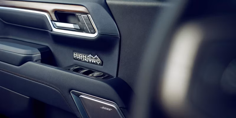 2025 Chevrolet SILVERADO WT Double Cab, Standard Bed (4WD) - Image 34