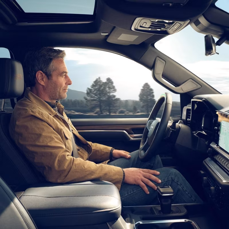 2025 Chevrolet SILVERADO LT Crew Cab, Short Bed (4WD) - Image 75