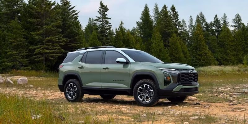 2025 Chevrolet Equinox LT - Image 3
