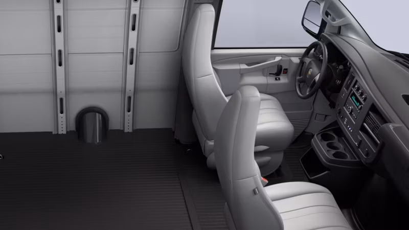 2025 Chevrolet Express Passenger 2500 Regular Wheelbase (LS, RWD) - Image 27