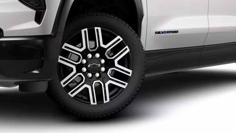 2026 Chevrolet Silverado EV Custom - Standard Range 4WD - Image 4