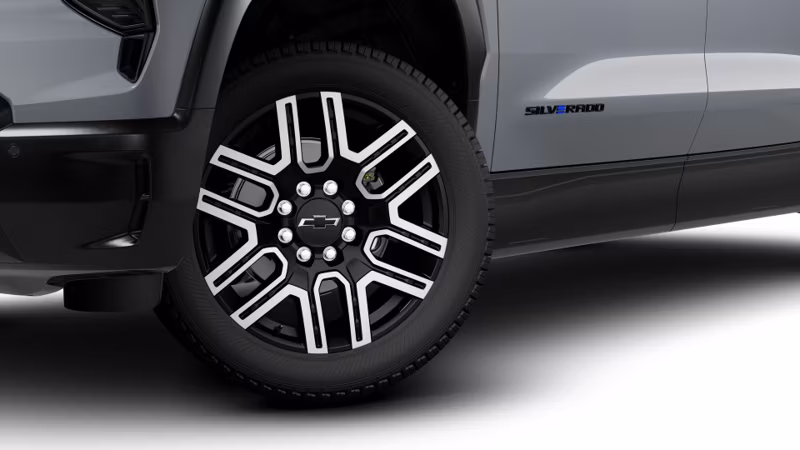 2026 Chevrolet Silverado EV Custom - Standard Range 4WD - Image 15