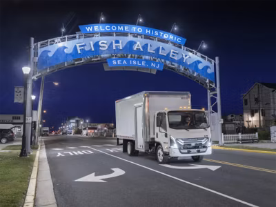 2026 Isuzu NRR Derate Standard Cab (Class 5 Diesel) 16